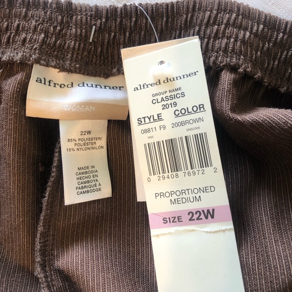 (2) Pairs of Alfred Dunner Plus Size Women’s Pants - Picture 5 of 15